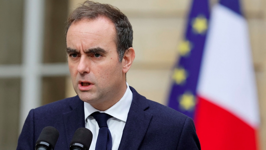 Thủ tướng Pháp Lecornu vượt qua bỏ phiếu bất tín nhiệm đầu tiên